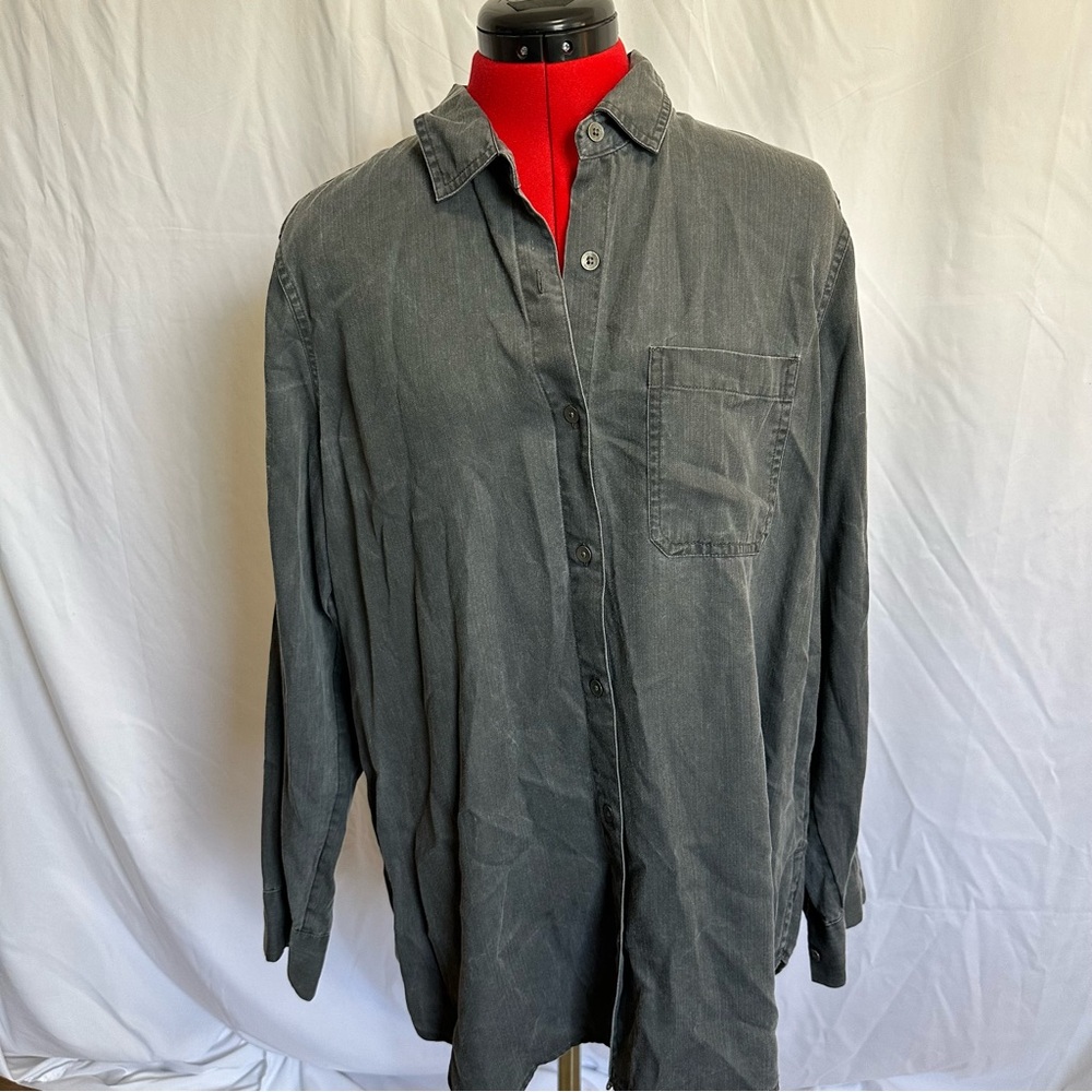 Old Navy Charcoal Button-Up Shirt